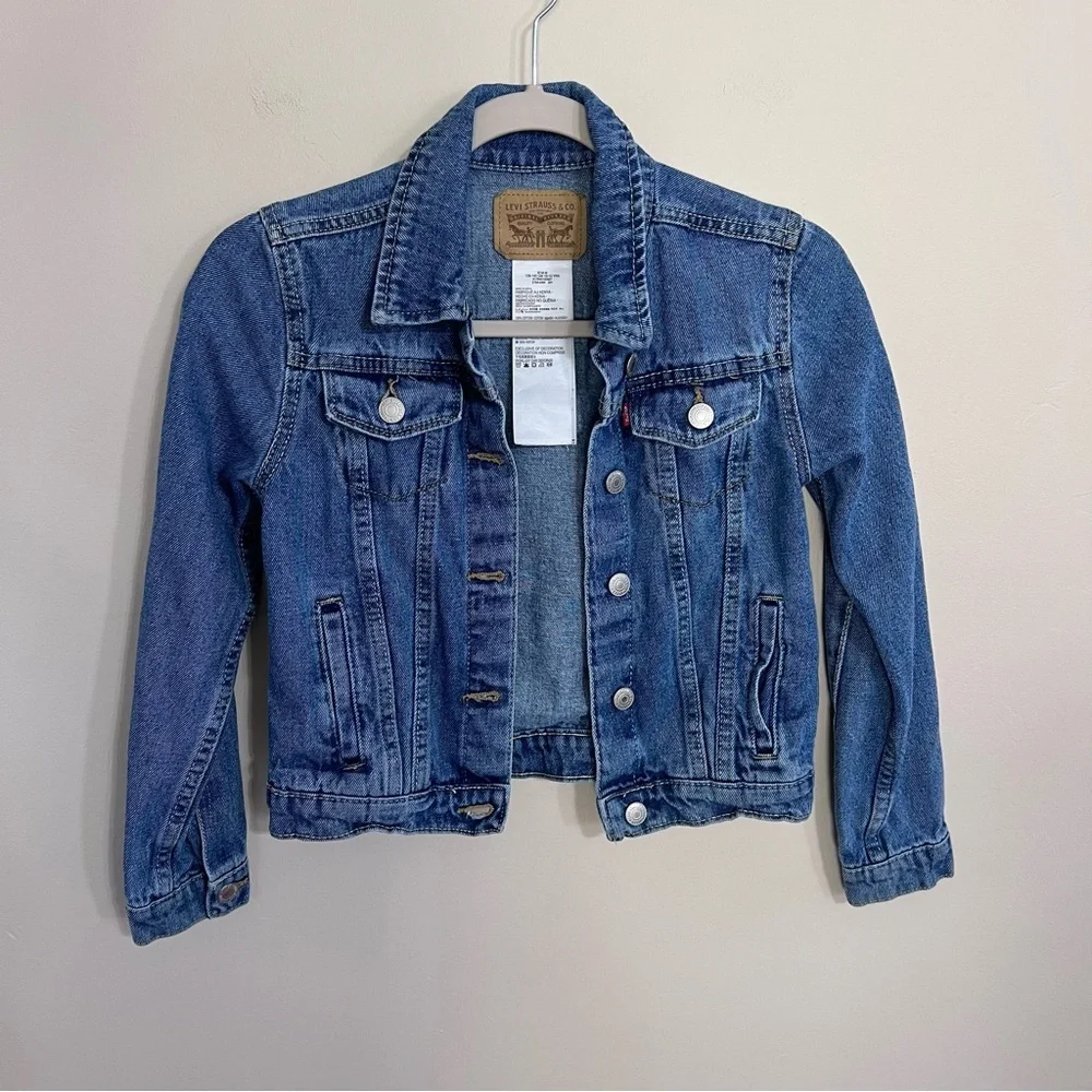 Levi’s Kids Denim Trucker Jacket Big Kids size medium (10-12)